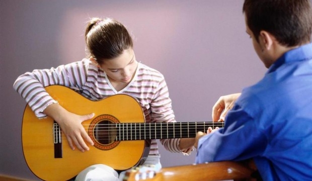 Nhận dạy kèm đàn Guitar tại nhà