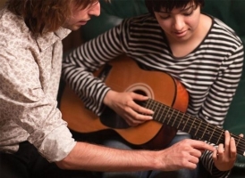 Liên hệ gia sư dạy Guitar tại nhà